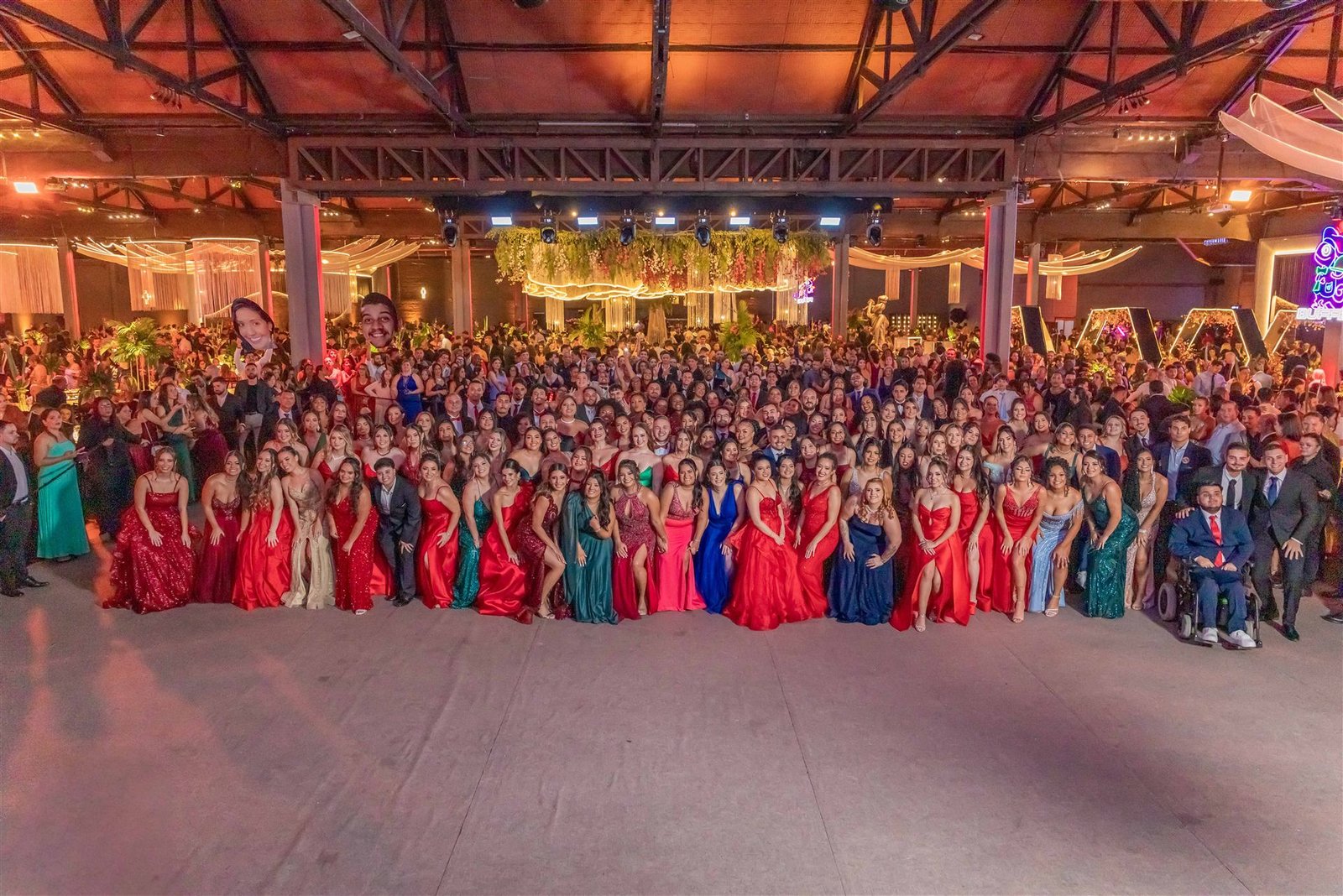 Foto de grupo da turma de formandos - Pixi Formaturas